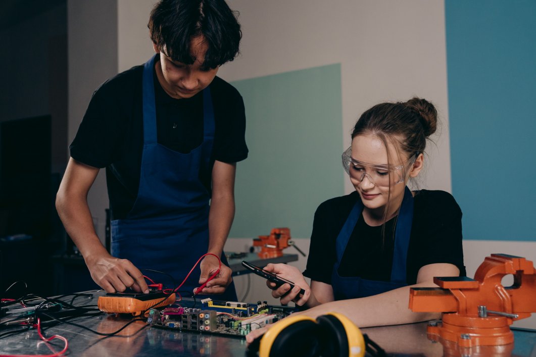 EMPL-studie: sterkere steun, mobiliteit en erkenning voor het beroepsonderwijs 